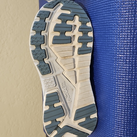 Hoka One One - Graviota 4, Size 8.5 D (Wide) - Picture 6 of 15